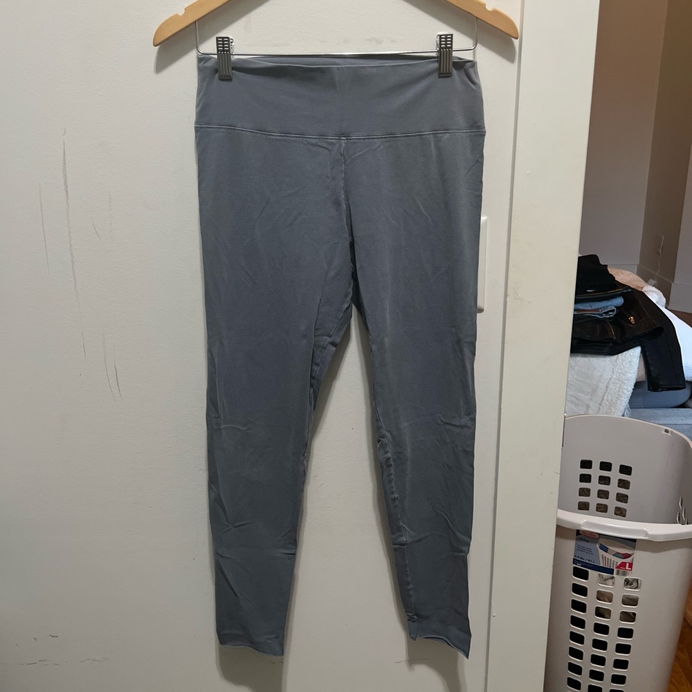 Aritzia legging